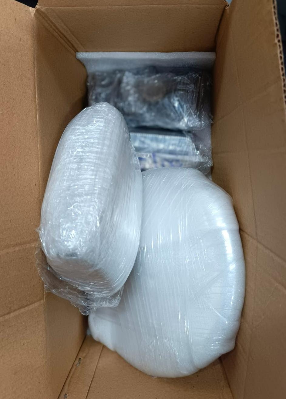 SPARE STUD NUTS & GASKET